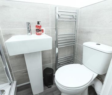 5 bedroom House To Let Total Size: 1174 SQ FT - Photo 6