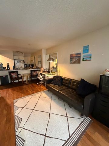 For Lease - 388 Bloor Street Unit# 1202, Toronto, Ontario - Photo 2
