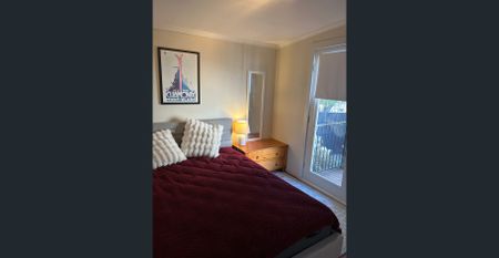 Newly renovated unit in quiet street. - Photo 4