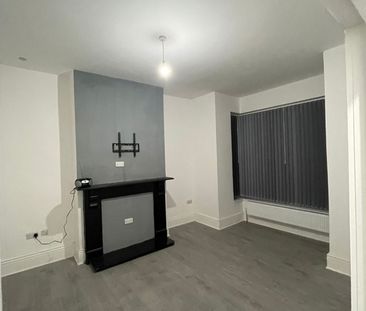 Room in a Shared House, Pasture Road, LS8 - Photo 1