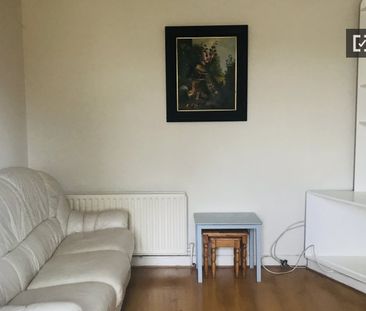 Rooms to rent in 3-bedroom house in Dublin - Photo 2