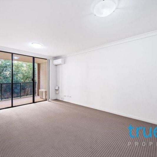 SPACIOUS AND MODERN APARTMENT IN SOUGHT AFTER LOCATION - Photo 1