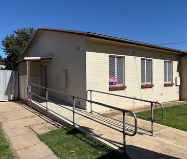 Comfortable Family Home in Elizabeth East - Photo 2