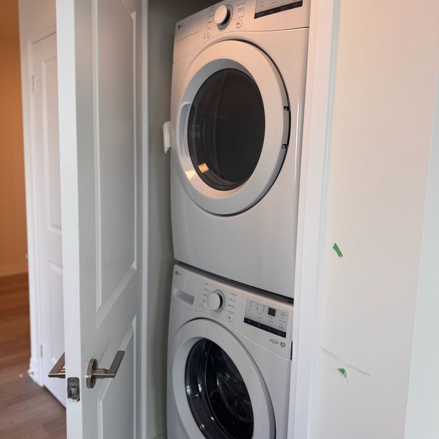 For Lease - 15 Watergarden Drive Unit# 1009, Mississauga, Ontario - Photo 1