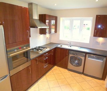 Cedar Close, Old Stratford, Milton Keynes, MK19 - Photo 4