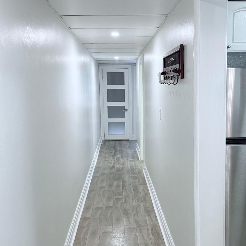 For Lease - 1050 Eglinton Avenue Unit# A, Toronto, Ontario - Photo 1