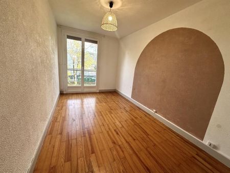 Location Appartement 4 pièces 69m² TALENCE 33400 - Photo 2