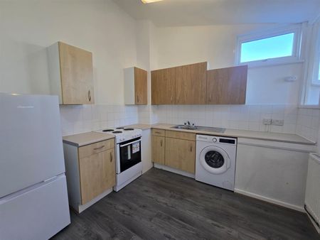 Kiln Shaw, Langdon Hills, Basildon SS16, London - Photo 3