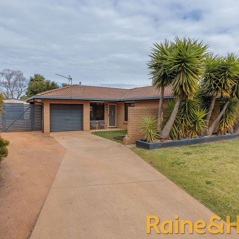 20 Lindsay Place, Dubbo, NSW 2830 - Photo 1