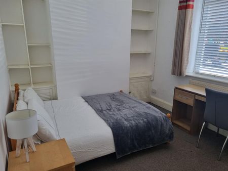 House - Terraced For Rent Meadow Street, Pontypridd - Photo 5