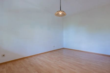 Interessant aufgeteilte 2-Zimmer-Wohnung in Passau-Grubweg/Falkenhof mit Wannenbad und Balkon - Photo 3