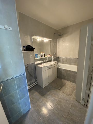 Location Appartement 4 pièces 95m² VAUX LE PENIL 77000 - Photo 4