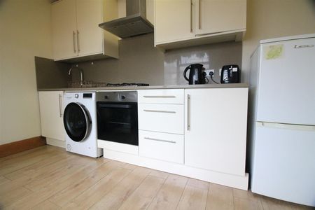 Marlborough Road, Uxbridge - Photo 3