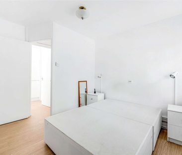 A modern and well-presented one double bedroom apartment in the hea... - Photo 4