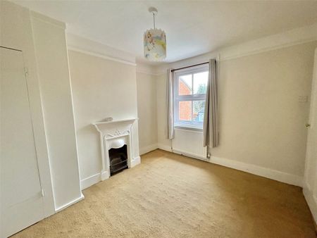 3 bedroom semi-detached house to rent - Photo 2