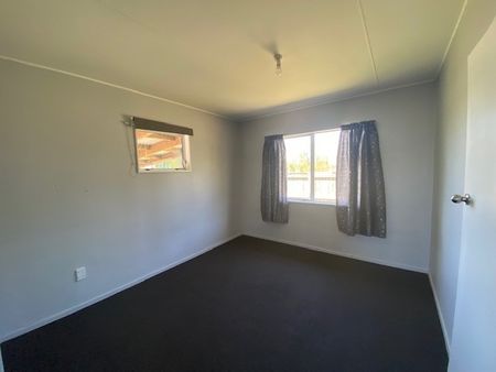 Kilkee Terrace, Flaxmere - Photo 3