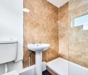 3 bedroom terraced house to rent - Photo 6