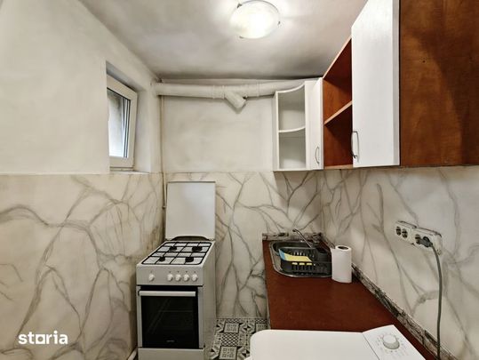 Apartament cu 3 camere, strada Busteni, Gheorgheni - Photo 1