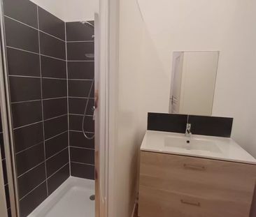 Location Appartement 2 pièces 34m² MARSEILLE 2ème - Photo 6