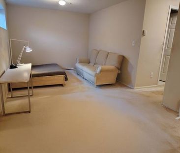 Furnished studio basement suite with private access and utilities incl - Photo 2