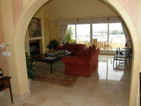 648601 - Penthouse for rent Puerto de Sotogrande, San Roque, Cádiz, Spain - Photo 2