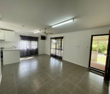 Two Bedroom Cottage Close to CBD - Photo 1
