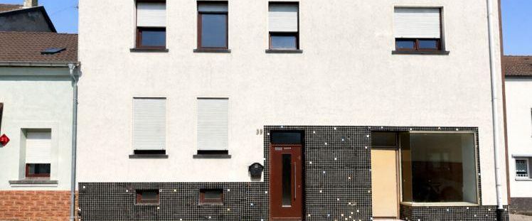 Großes Einfamilienhaus mit Garten in Wallerfangen-St. Barbara - Foto 1