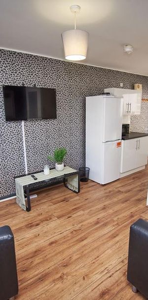 4 bedroom townhouse to rent - Photo 1