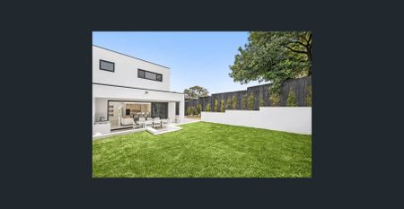 Brand New Luxury Five Bedroom Home in Ultra-Convenient Location - Photo 4