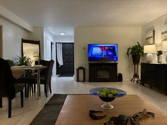 For Lease - 801 Ritson Road, Oshawa, Ontario - Photo 1