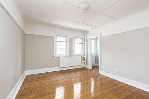 100 Vaughan Road - Photo 1