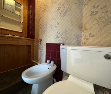 3 Bedroom Terraced - Photo 3