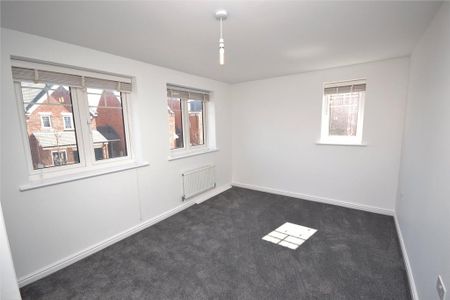 3 bedroom detached house to rent - Photo 4