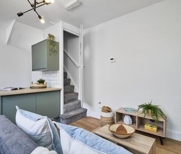 2 bedroom terraced house to rent - Photo 1