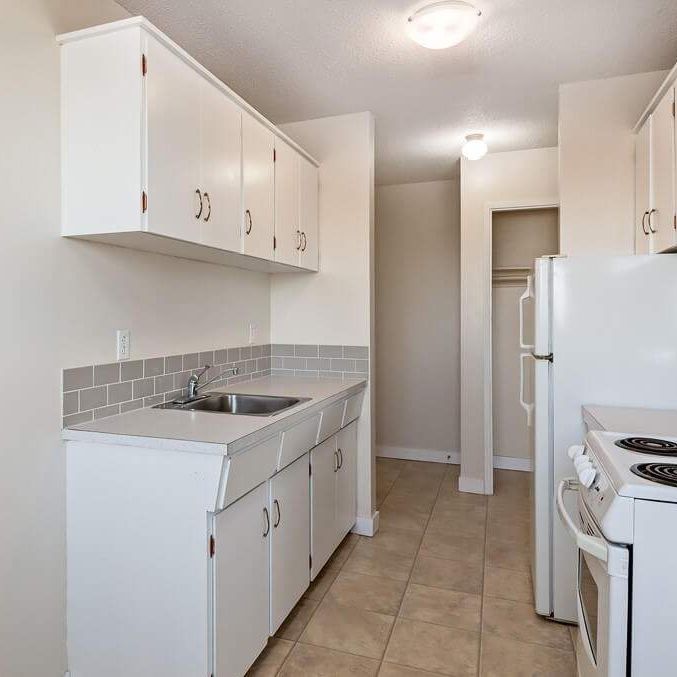 Renovated Suite - 2 Bedroom - Photo 1