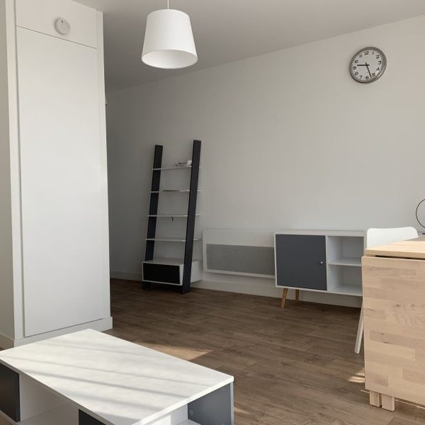 Location Appartement 1 pièce 24m² ROSIERES PRES TROYES 10430 - Photo 1