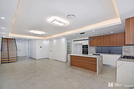 Modern 5 Bedroom Duplex - Photo 4