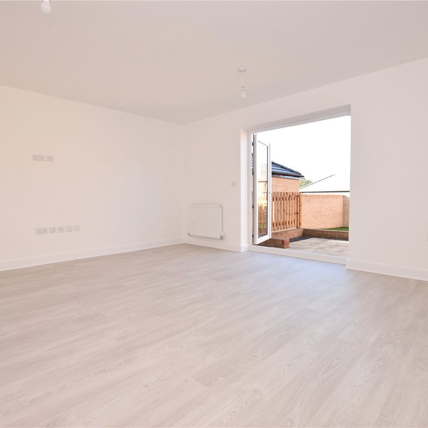 149, Magnolia Road, Seacroft, Leeds, West Yorkshire, LS14 6WQ - Photo 1