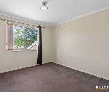 Stylish 3-Bedroom Townhouse with Golf Course Views & EV Charging - Photo 5