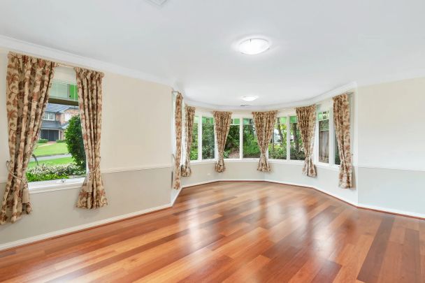 SPACIOUS EXECUTIVE HOME IN EXCLUSIVE CUL-DE-SAC - Photo 1