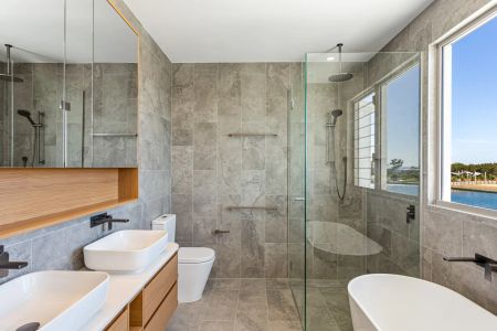 Tri-Level Waterfront Townhouse with Private Pool, Pontoon & Premium Finishes CONTACT JULIE SYKES 0438 050 110 - Photo 2