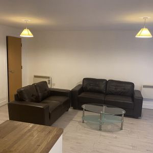 2 bedroom apartment to rent - Photo 2
