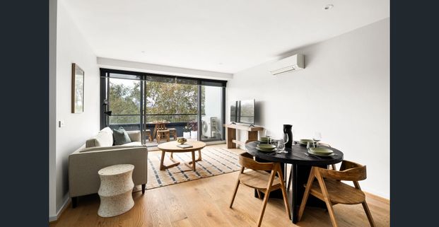 Fully furnished 2 Bedroom 2 Bathroom Apartment - Photo 1