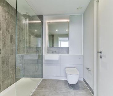 3 bedroom flat to rent - Photo 6