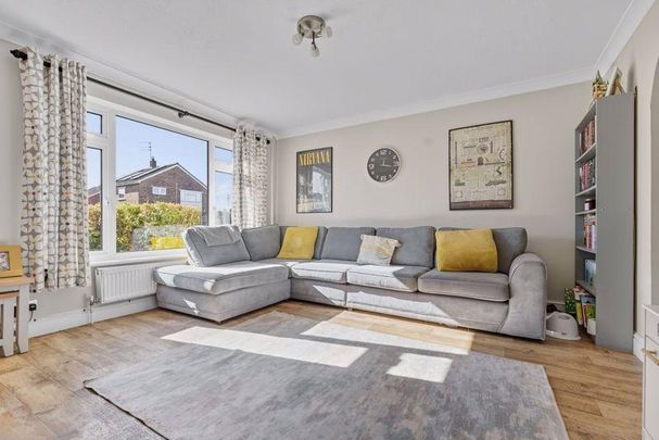 3 bedroom semi-detached house to rent - Photo 1