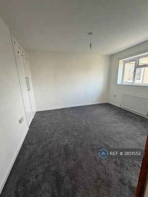 3 bedroom maisonette to rent - Photo 1