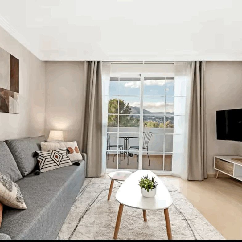 Middle Floor Apartment · Nueva Andalucía - Photo 1