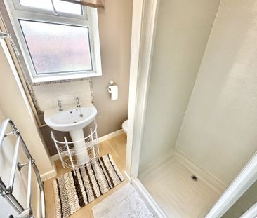 Egham Avenue, Exeter - Photo 3