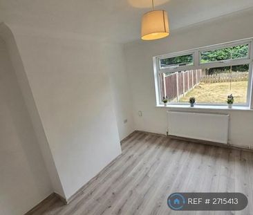 3 bedroom semi-detached house to rent - Photo 2