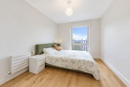2 Bed Flat, Rathbone Market, E16 - Photo 3